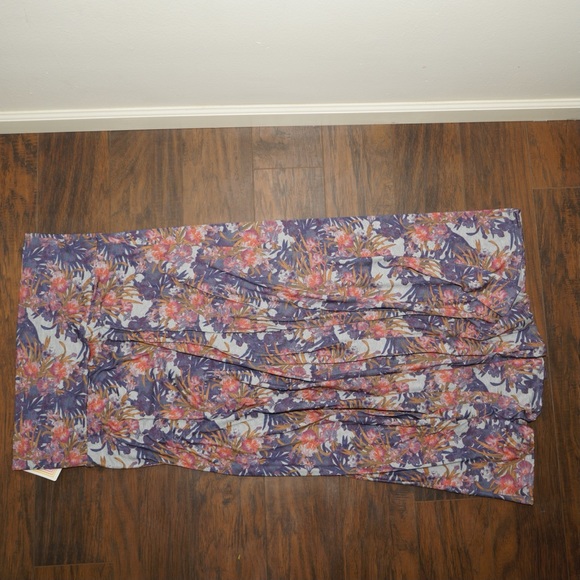 LulaRoe Maxi - Picture 8 of 8